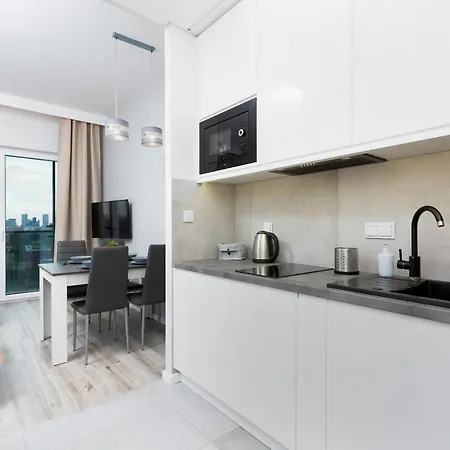 Prymasa Tysiaclecia Business Centre By Renters * Varsovia