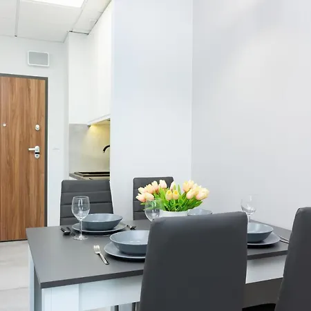 Prymasa Tysiaclecia Business Centre By Renters Varsovia