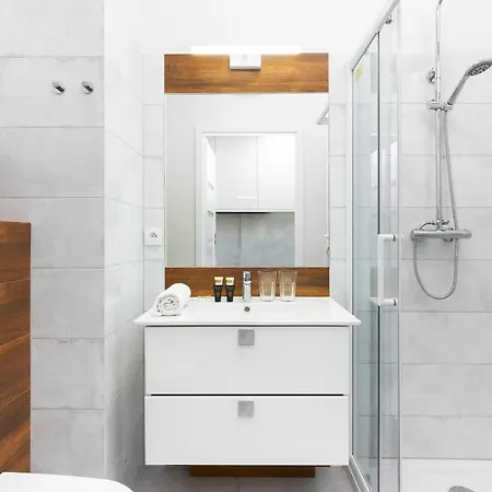 Prymasa Tysiaclecia Business Centre By Renters Apartman Varsó