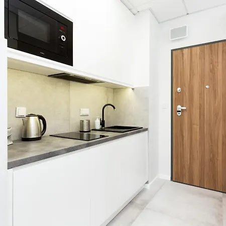 Lägenhet Prymasa Tysiaclecia Business Centre By Renters *