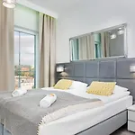 Prymasa Tysiaclecia Business Centre By Renters Appartamento Varsavia