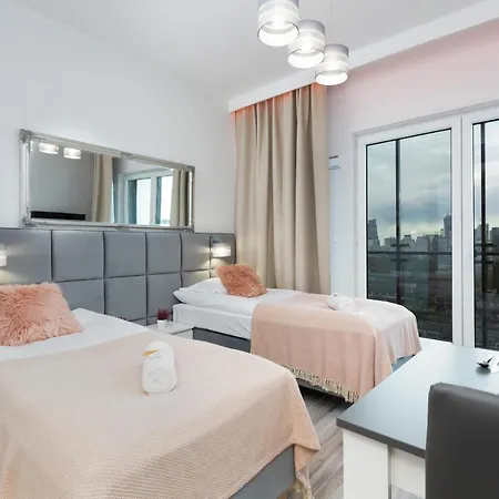 Prymasa Tysiaclecia Business Centre By Renters דירה ורשה